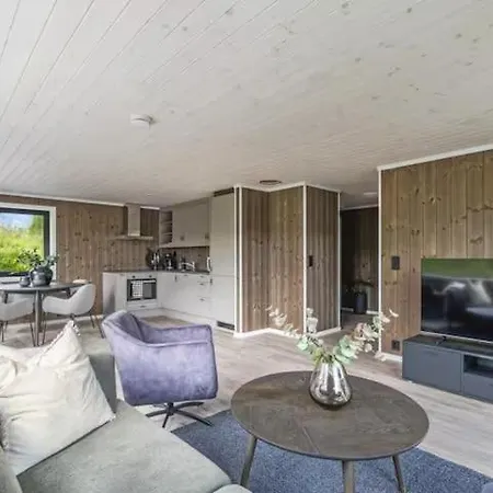 Casa de Férias I Naturskjonne Omgivelser Ved Fjorden