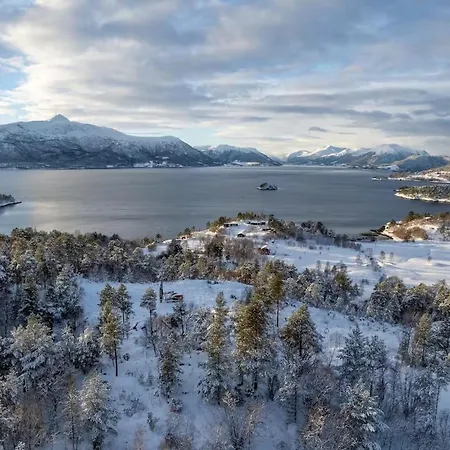 I Naturskjonne Omgivelser Ved Fjorden Casa de Férias Tingvoll